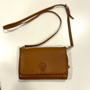 Tory Burch Crossbody wallet